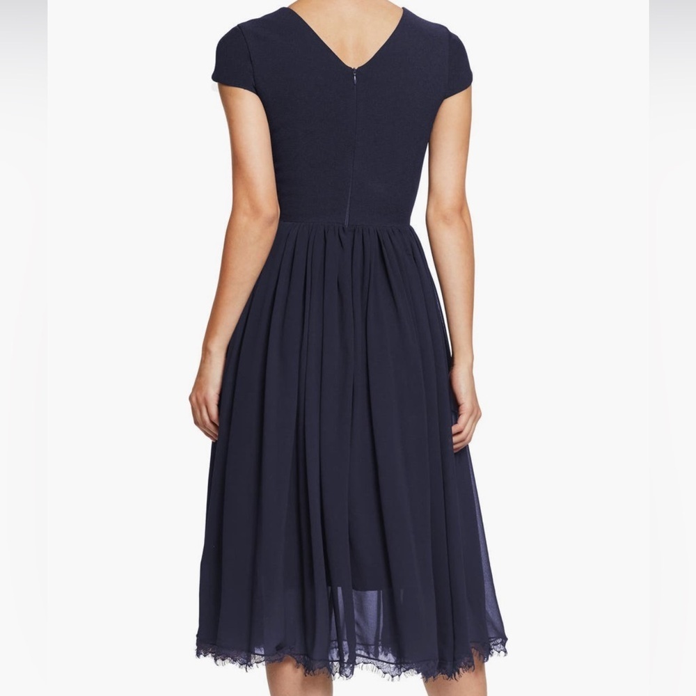 New DRESS the POPULATION Navy COREY V-Neck Fit Flare Chiffon Cocktail Midi M 6/8 - Picture 2 of 4